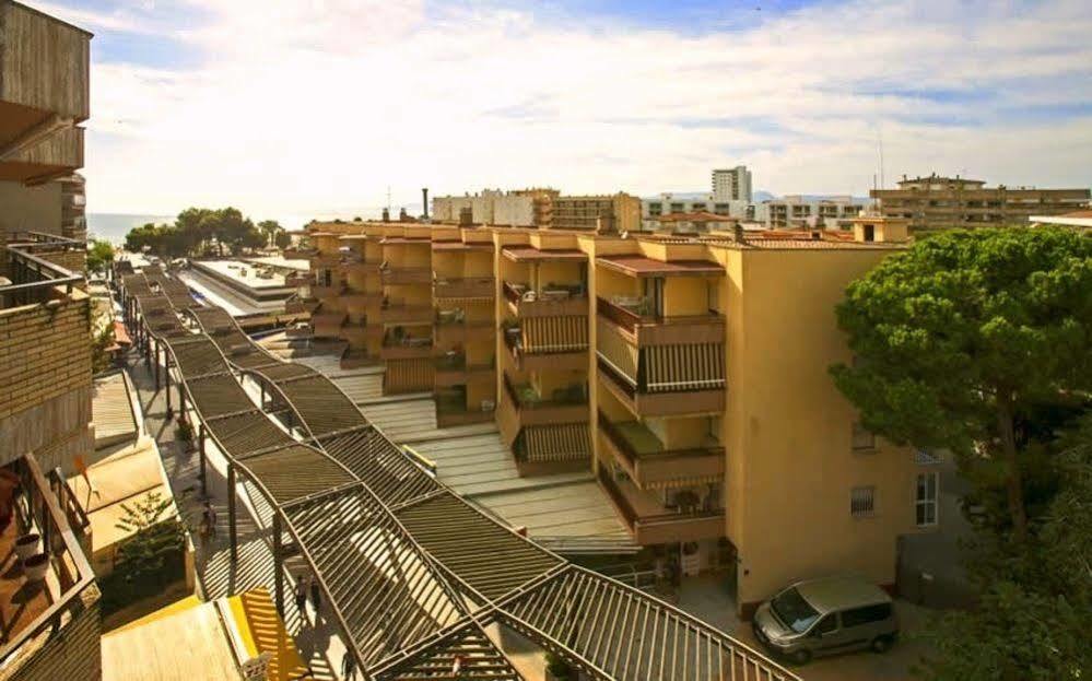 Apartamentos Bahia Dorada Salou Kültér fotó
